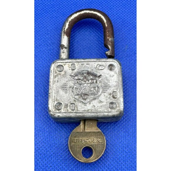Vintage Master Lock Co. #77 Lion Head Padlock with 1 Key Works Milwaukee USA - Picture 1 of 7